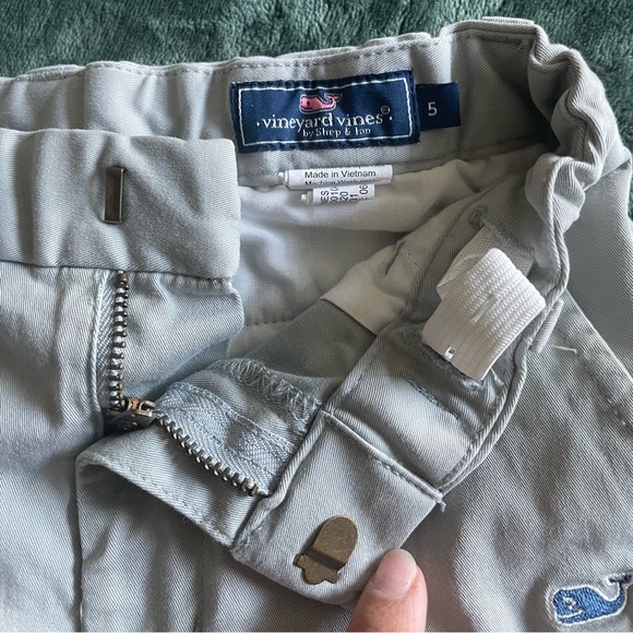 Vineyard Vines kid shorts size 5 - Picture 4 of 4